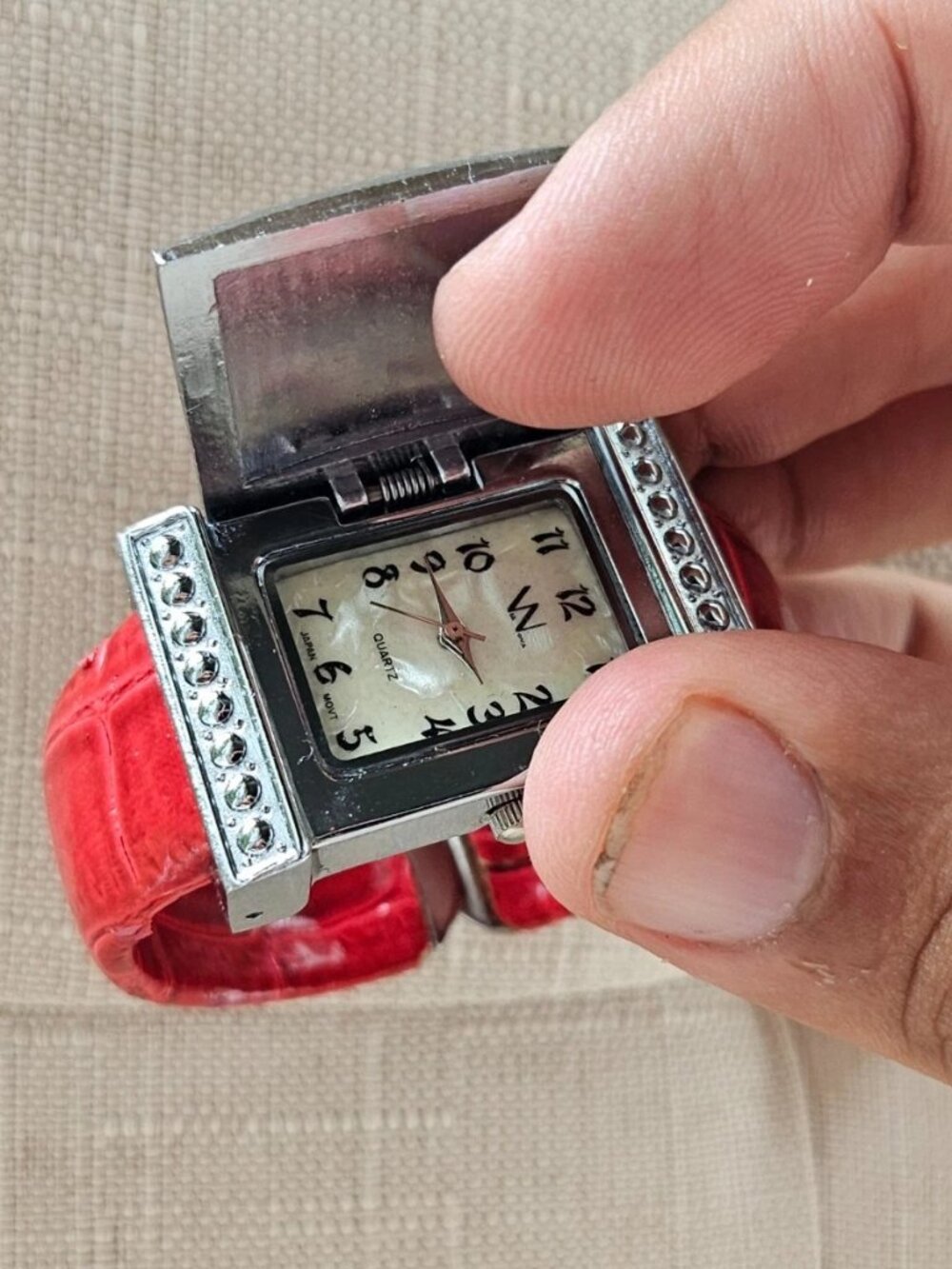Vintage Via Nova Ladies Wristwatch Cuff Red/Silver Tone Analog Quartz Watch - Picture 5 of 12